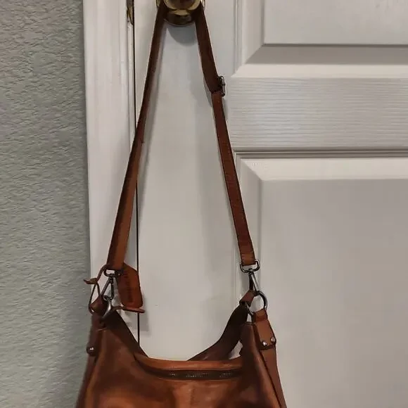 Genuine Leather Brown Shoulder Bag with Zipper Pocket - Picture 7 of 16